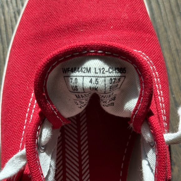 Taylor Swift x Keds Collaboration | US 7 - Picture 5 of 7